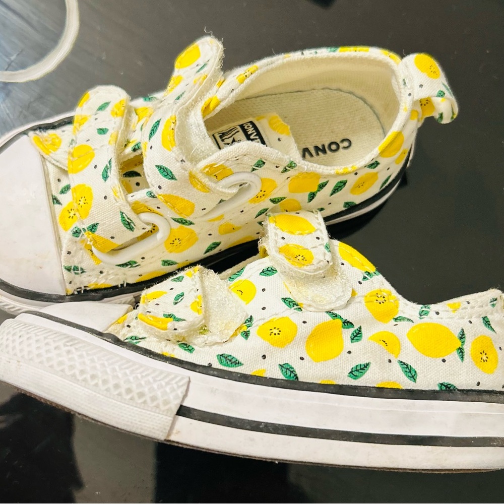 Size 5C Kids Converse